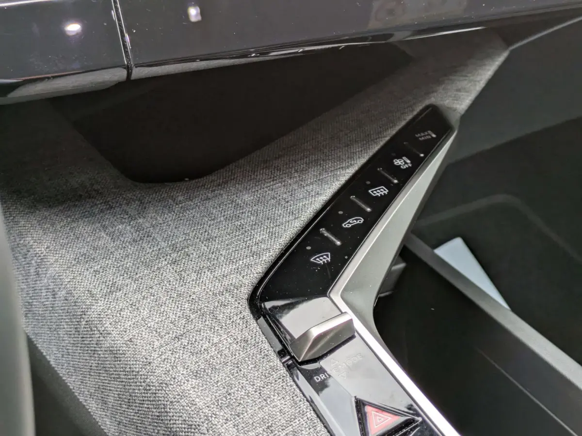 1.6 plug-in Hybrid 195 Allure|Navi|Camera|Lane-Assist|Keyless-Entry/Go|Apple-Carplay/Android-Auto|6.900km