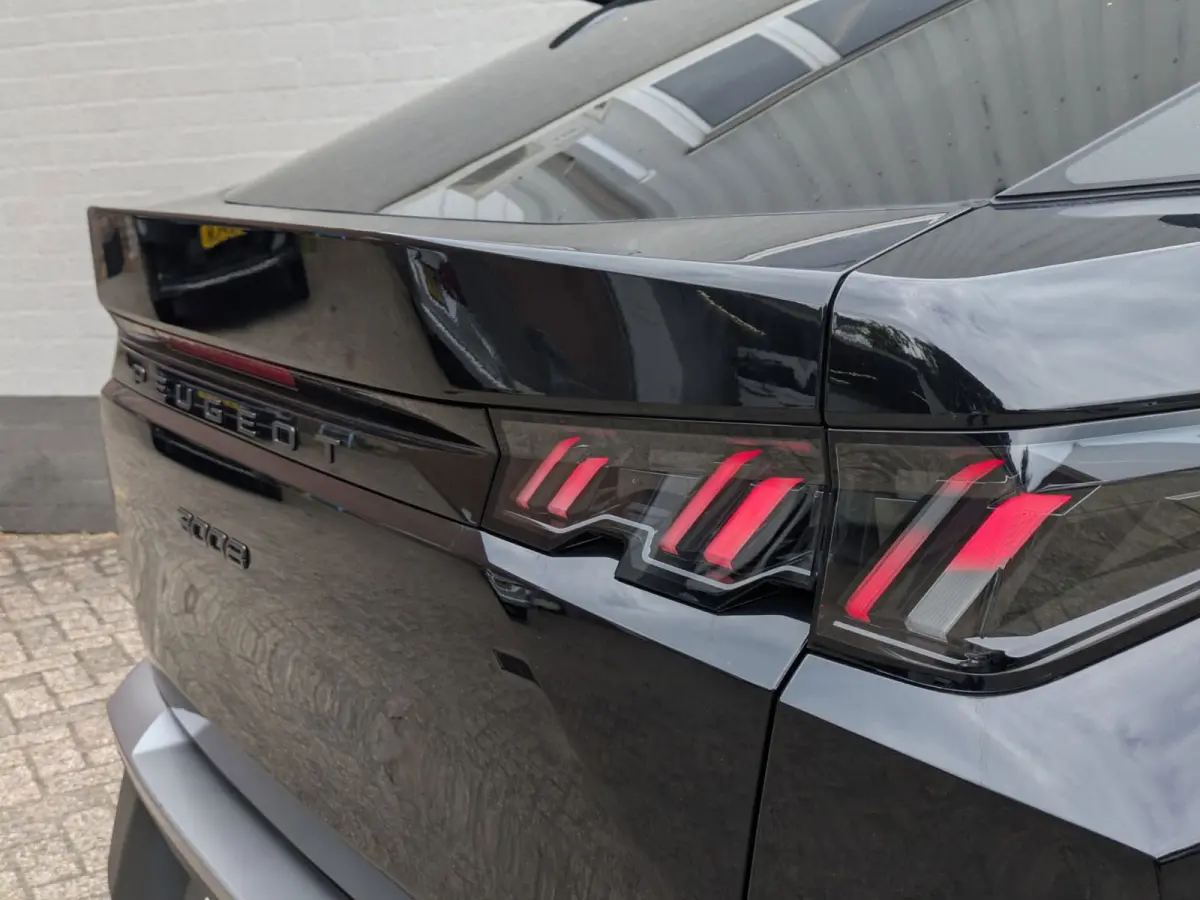 1.6 plug-in Hybrid 195 Allure|Navi|Camera|Lane-Assist|Keyless-Entry/Go|Apple-Carplay/Android-Auto|6.900km