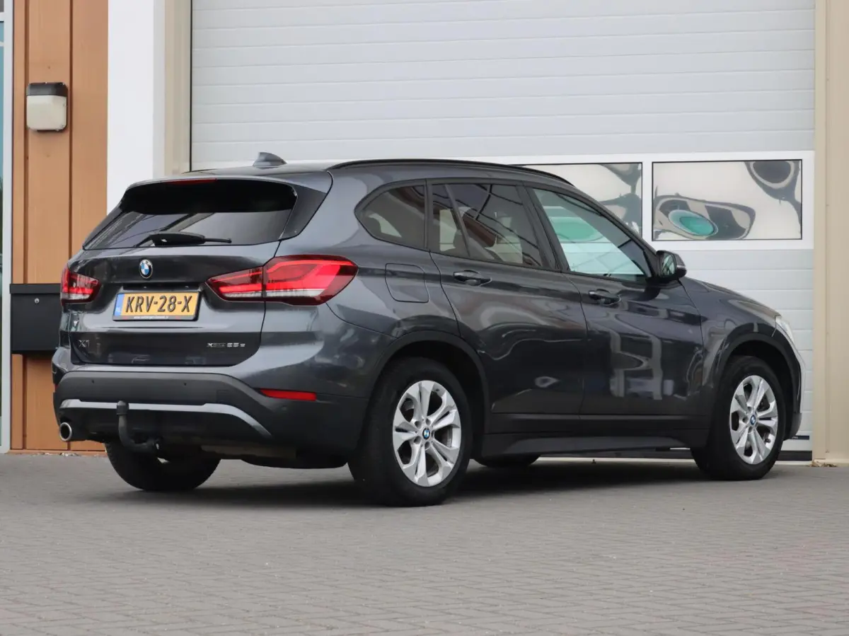 xDrive25e High Executive | Afneembare trekhaak | SOH 89%