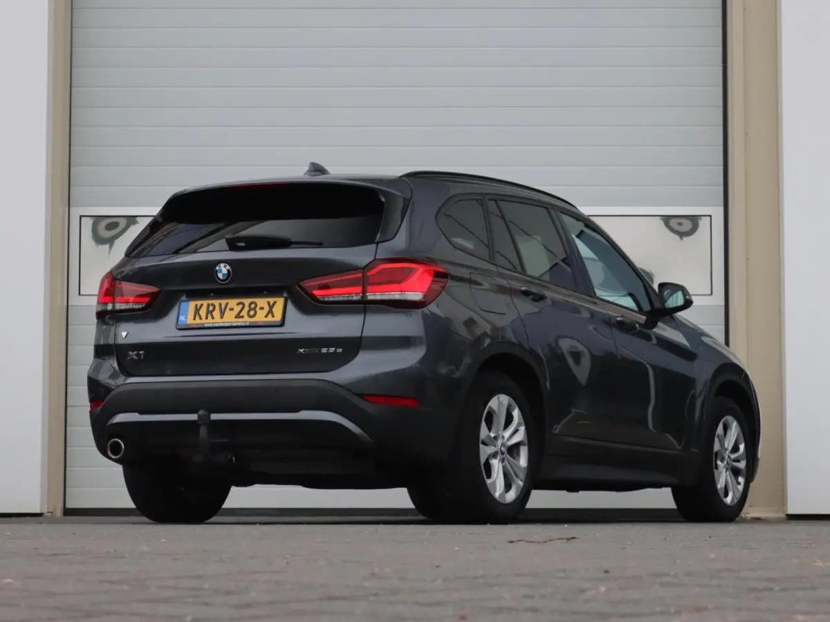 xDrive25e High Executive | Afneembare trekhaak | SOH 89%