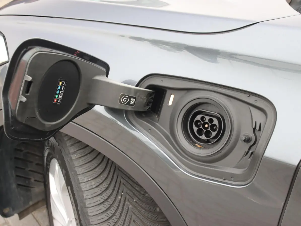 xDrive25e High Executive | Afneembare trekhaak | SOH 89%