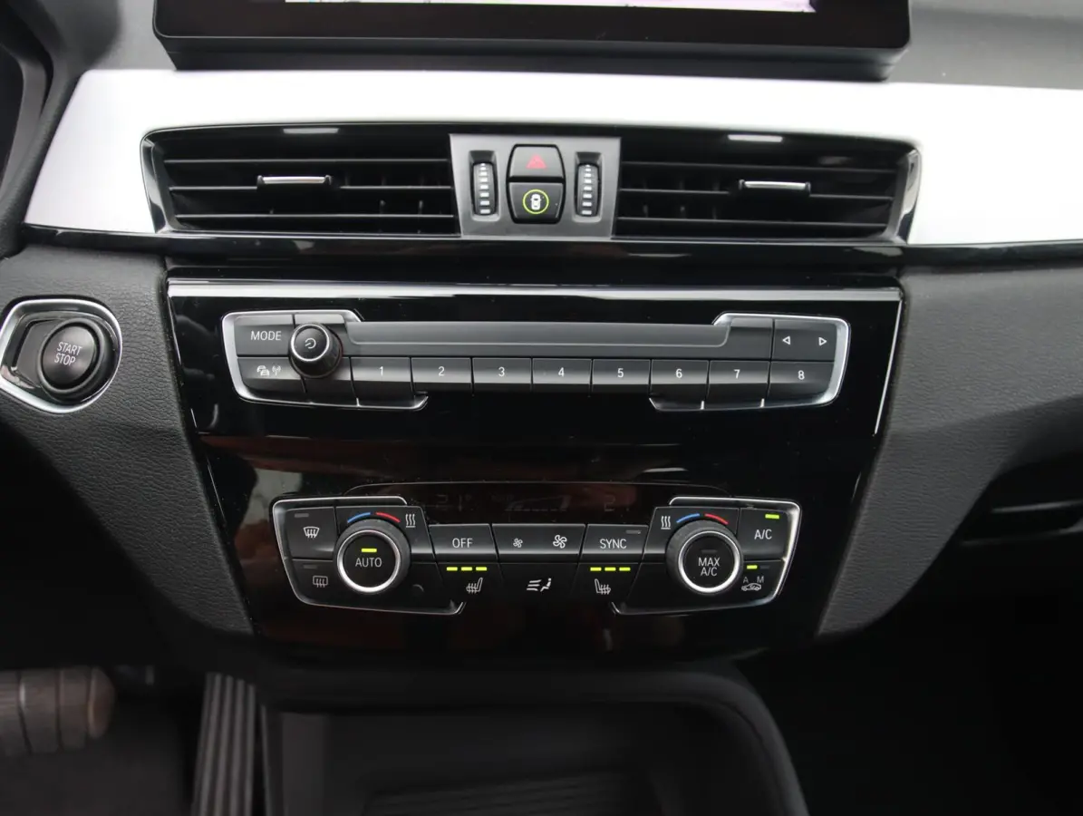 xDrive25e High Executive | Afneembare trekhaak | SOH 89%
