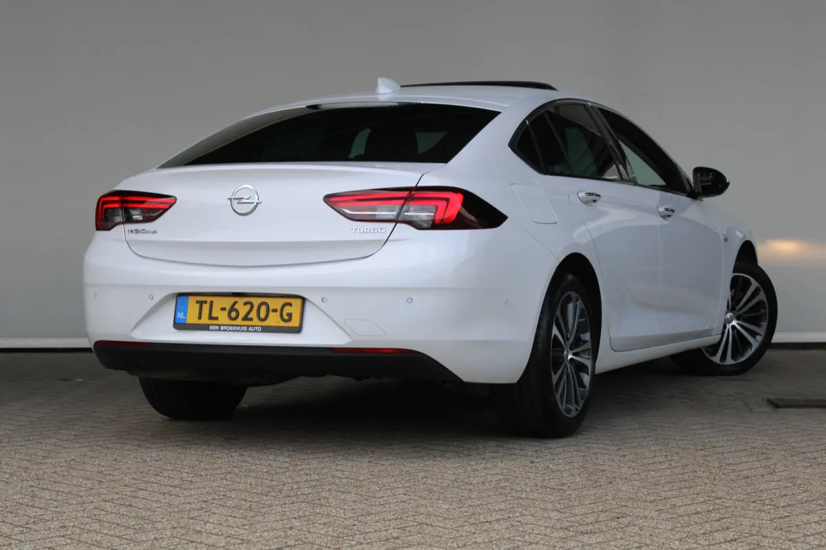 1.5 Turbo Business Executive | Schuif /kantel dak | Stoel - stuurwielverwarming | Navigatie |