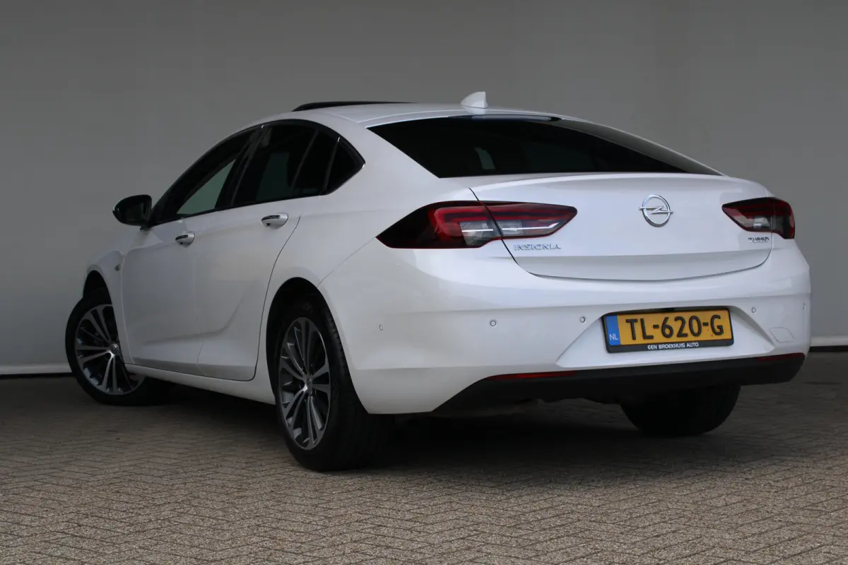 1.5 Turbo Business Executive | Schuif /kantel dak | Stoel - stuurwielverwarming | Navigatie |