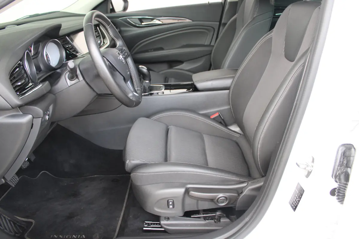 1.5 Turbo Business Executive | Schuif /kantel dak | Stoel - stuurwielverwarming | Navigatie |