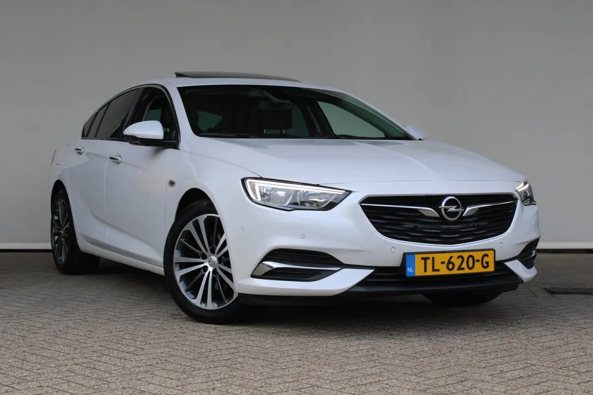 1.5 Turbo Business Executive | Schuif /kantel dak | Stoel - stuurwielverwarming | Navigatie |
