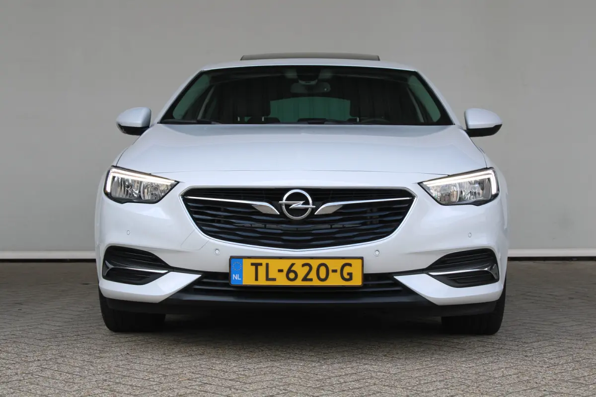 1.5 Turbo Business Executive | Schuif /kantel dak | Stoel - stuurwielverwarming | Navigatie |