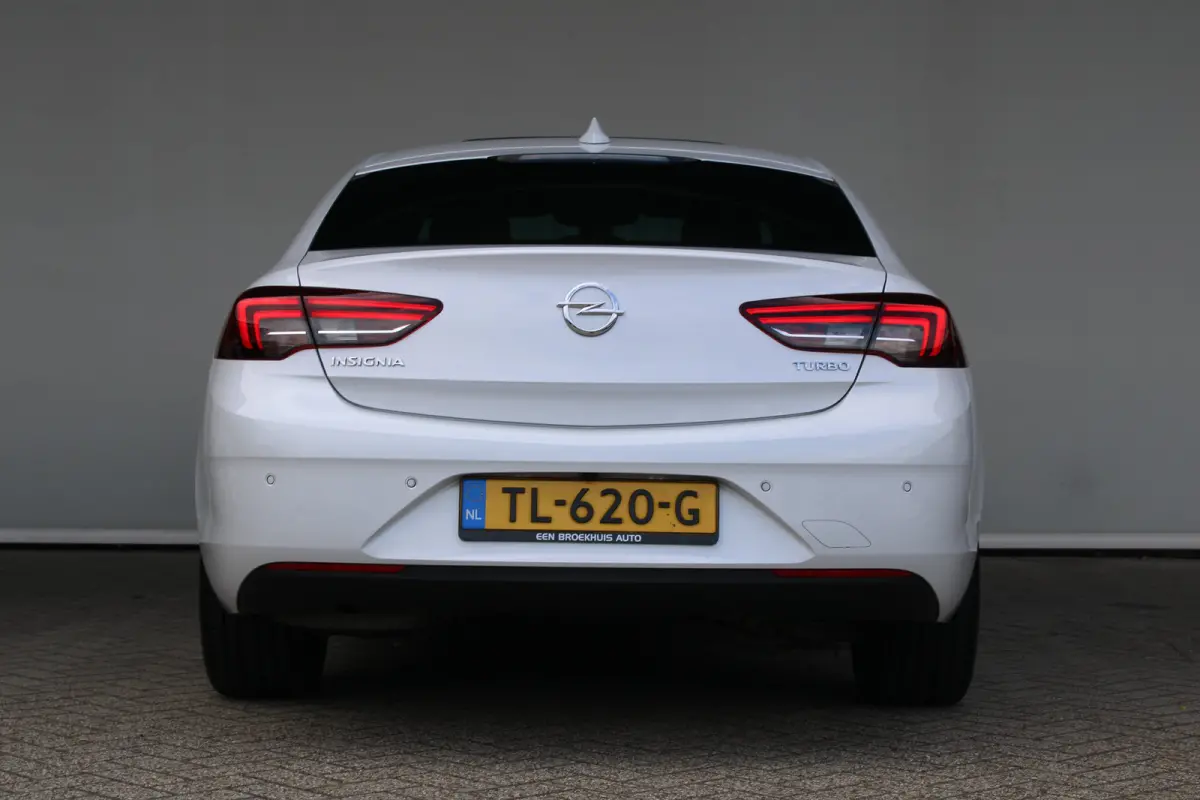 1.5 Turbo Business Executive | Schuif /kantel dak | Stoel - stuurwielverwarming | Navigatie |