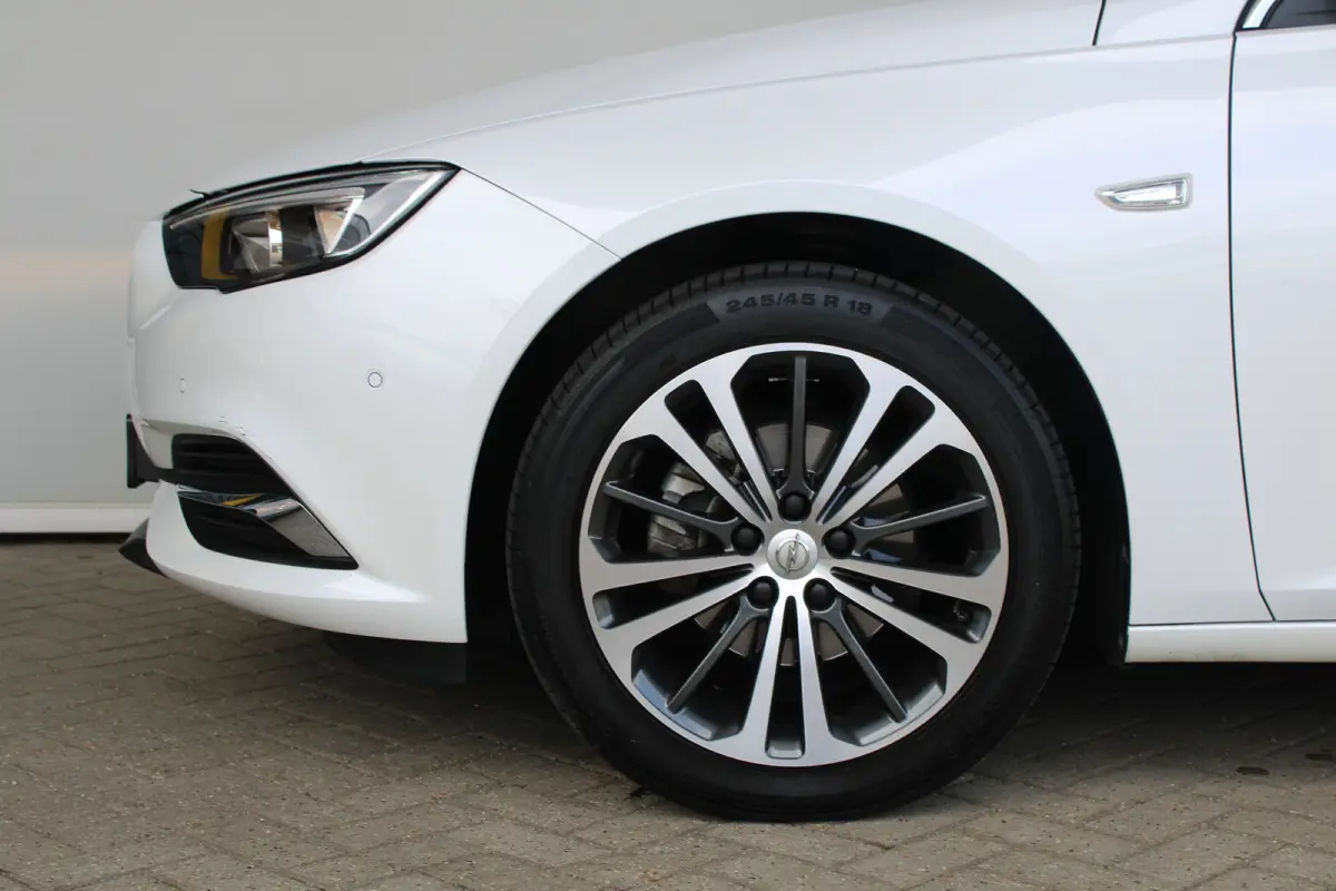 1.5 Turbo Business Executive | Schuif /kantel dak | Stoel - stuurwielverwarming | Navigatie |