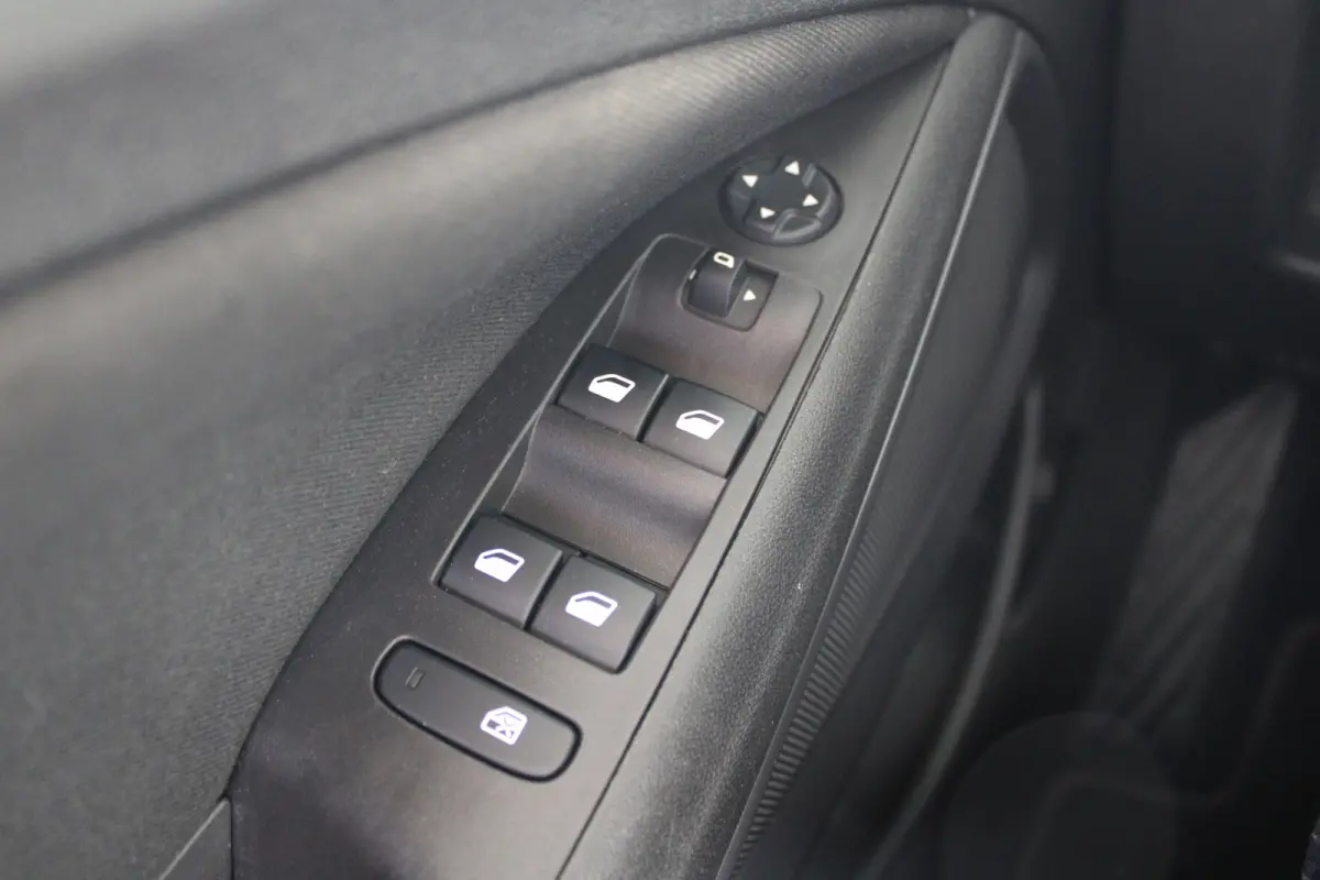 1.2 Edition | Navigatie | Cruise control | LED koplampen | Apple Carplay/ Android Auto |