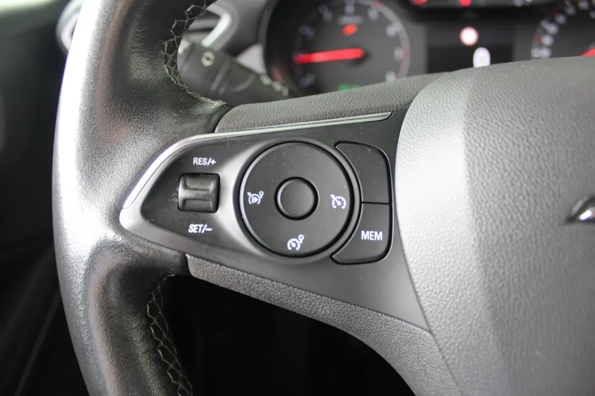 1.2 Edition | Navigatie | Cruise control | LED koplampen | Apple Carplay/ Android Auto |