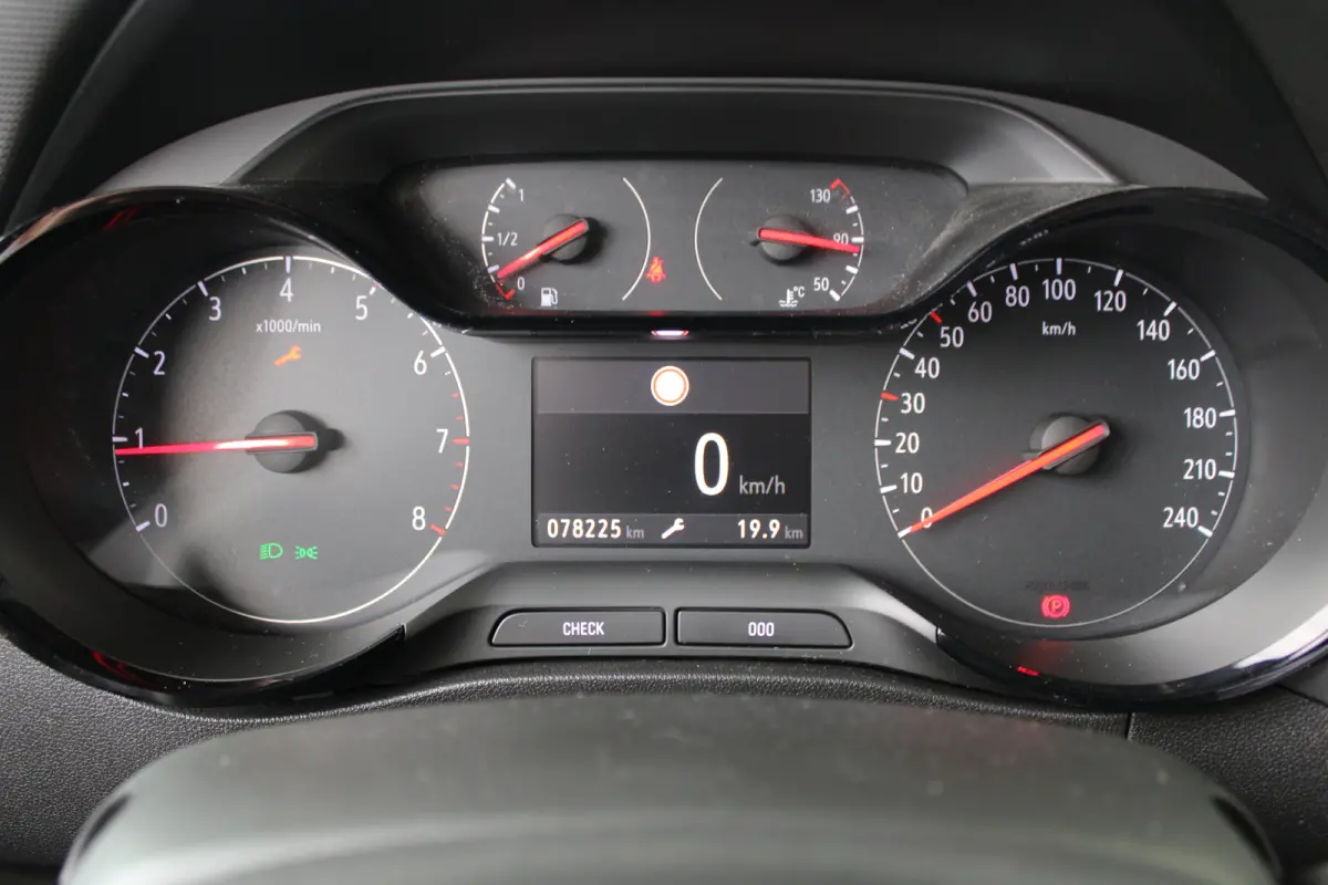 1.2 Edition | Navigatie | Cruise control | LED koplampen | Apple Carplay/ Android Auto |