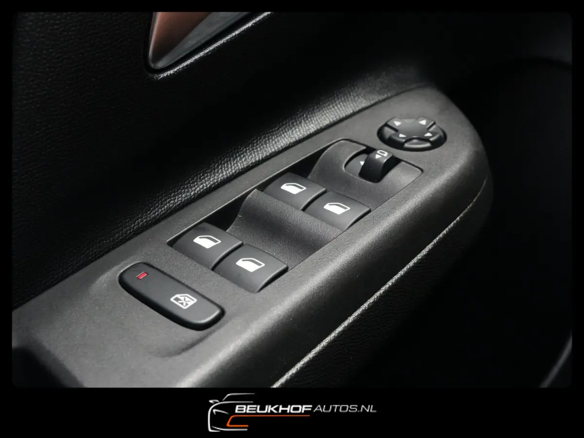 GS Line Sport 50 kWh Navi Carplay Soh 92.3%