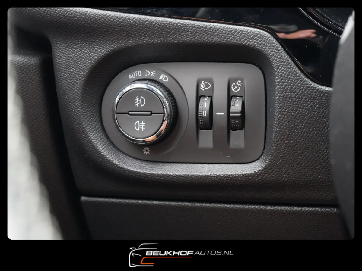 GS Line Sport 50 kWh Navi Carplay Soh 92.3%