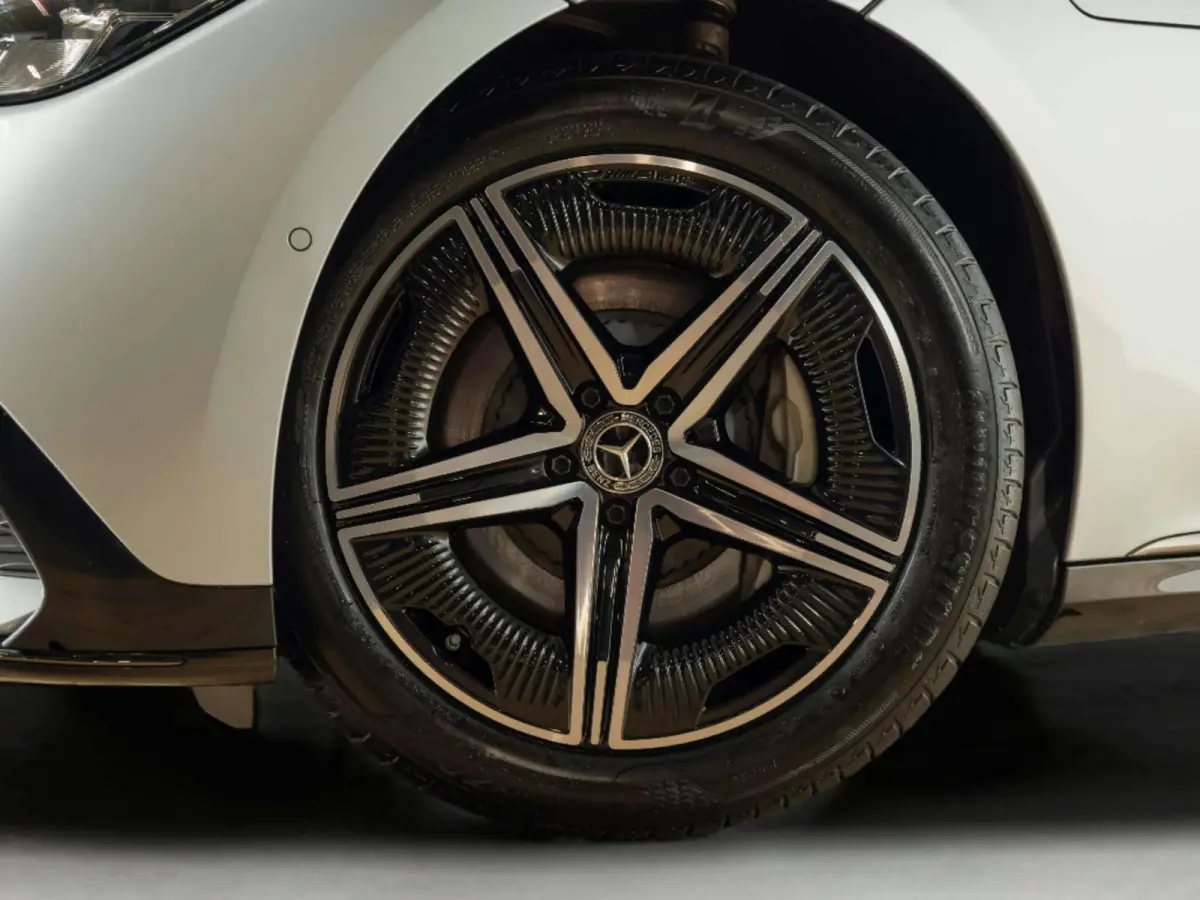 Limousine 300 Sport Edition LIMITED 90 kWh