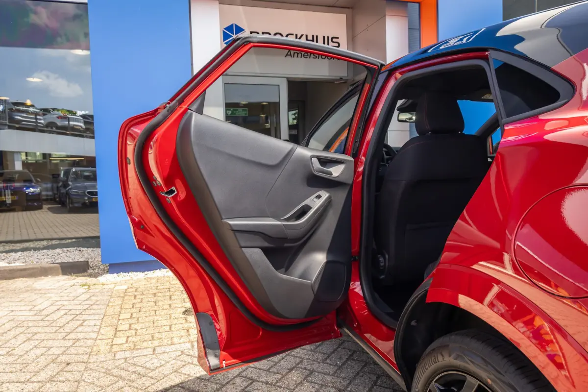 1.0 EcoBoost ST-Line | Black-pack | Comfort Pack | Matrix LED | Elek. Achterklep | Matrix LED | Stoel- Stuurverwarming | Apple carplay | 360° Camera | Keyless Entry & Start |