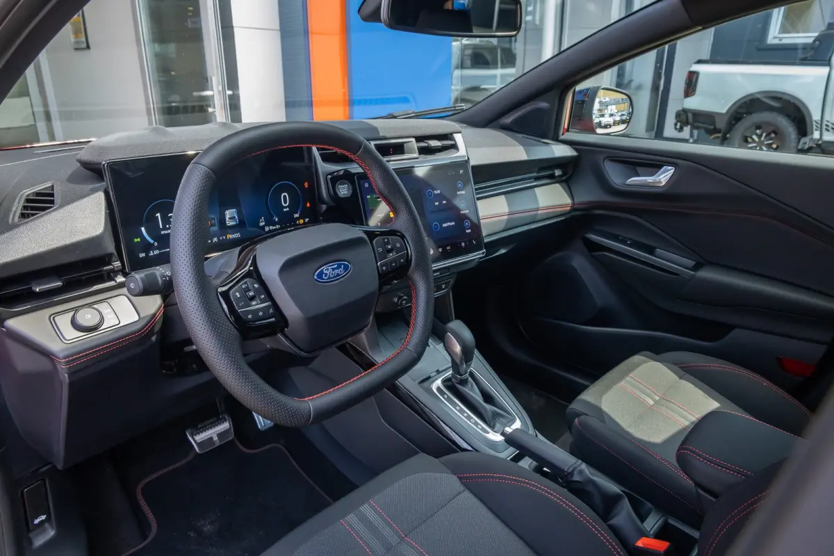 1.0 EcoBoost ST-Line | Black-pack | Comfort Pack | Matrix LED | Elek. Achterklep | Matrix LED | Stoel- Stuurverwarming | Apple carplay | 360° Camera | Keyless Entry & Start |