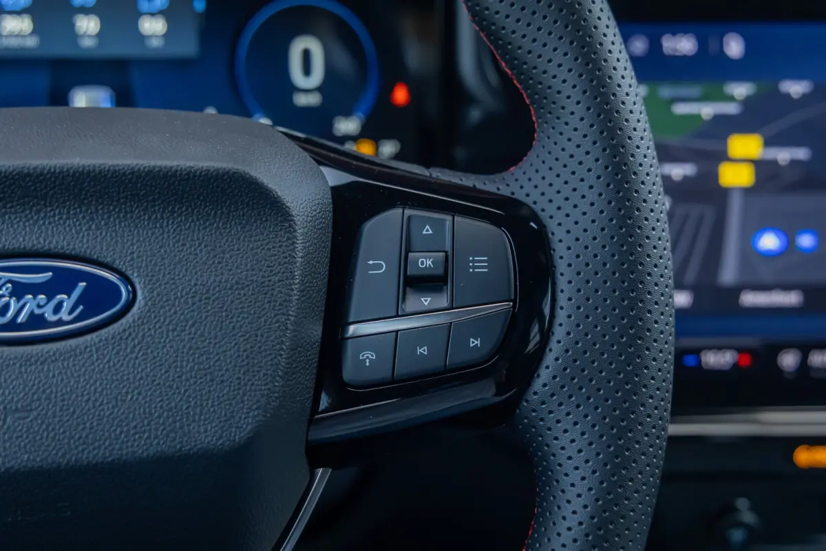 1.0 EcoBoost ST-Line | Black-pack | Comfort Pack | Matrix LED | Elek. Achterklep | Matrix LED | Stoel- Stuurverwarming | Apple carplay | 360° Camera | Keyless Entry & Start |