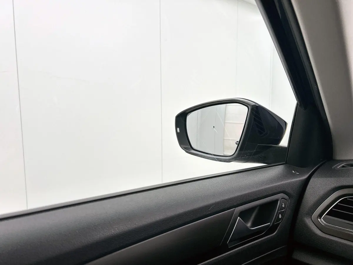 1.5 TSI Style | ACHTERUITRIJCAMERA | TREKHAAK | NAVIGATIE | APPLE CARPLAY / ANDROID AUTO | ALL SEASON BANDEN | CLIMATE CONTROL