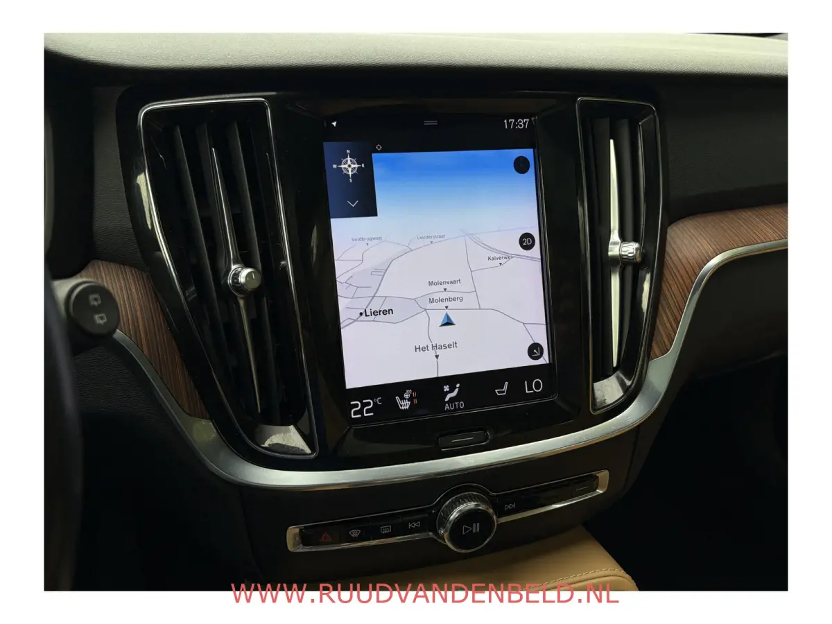 T6 Recharge AWD 84%SOH HEADUP / H&K / PANODAK /  ACC / KEYLESS / 360* / TREKHAAK