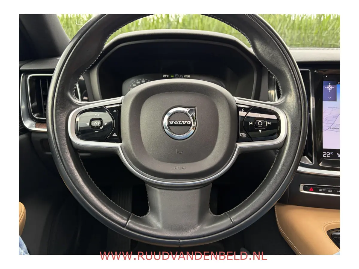T6 Recharge AWD 84%SOH HEADUP / H&K / PANODAK /  ACC / KEYLESS / 360* / TREKHAAK
