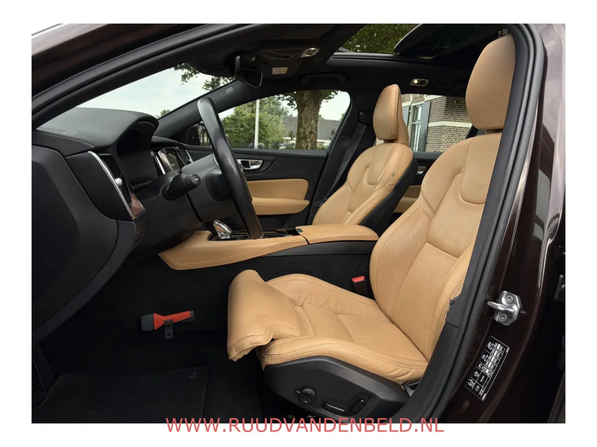 T6 Recharge AWD 84%SOH HEADUP / H&K / PANODAK /  ACC / KEYLESS / 360* / TREKHAAK