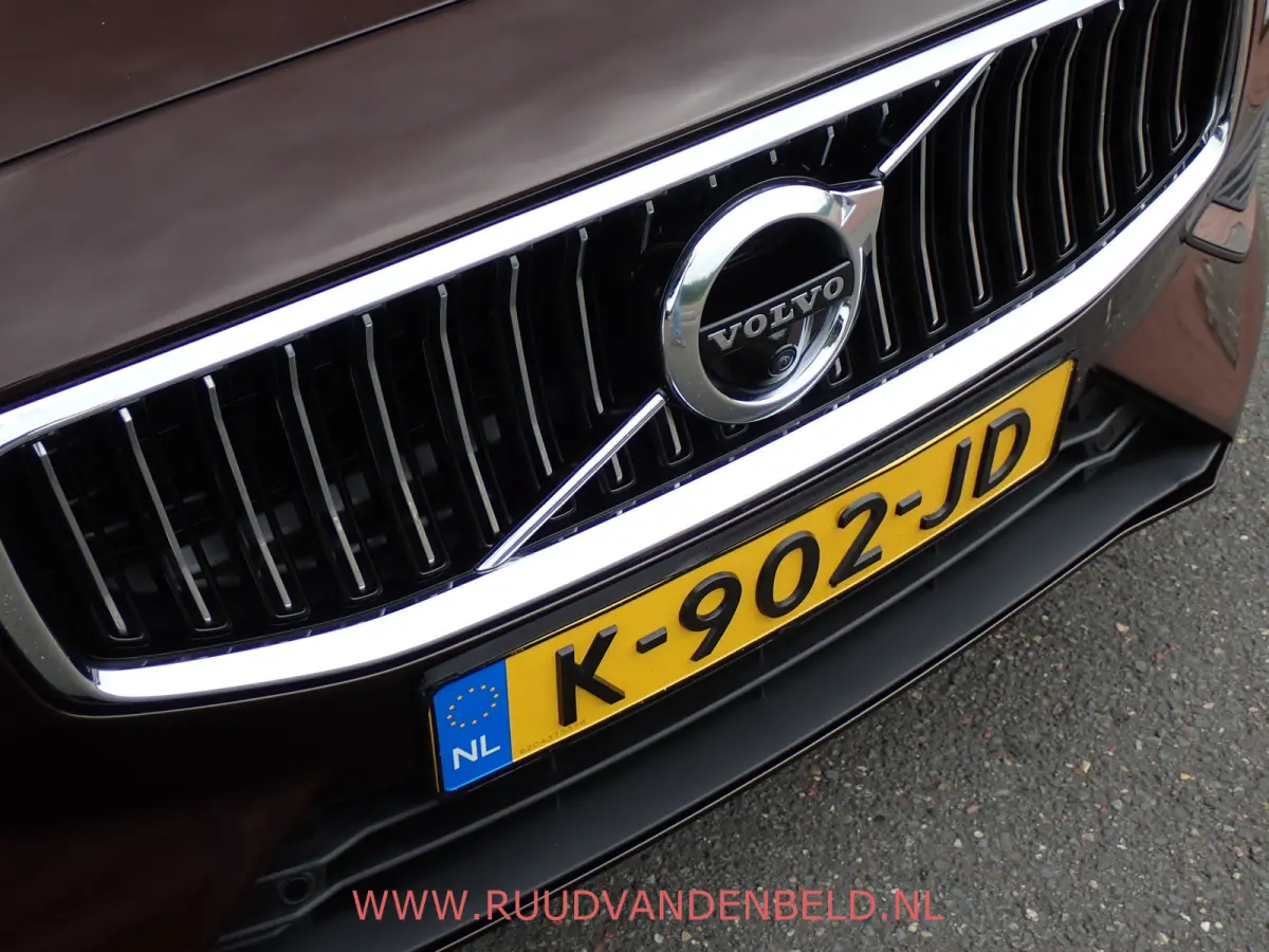 T6 Recharge AWD 84%SOH HEADUP / H&K / PANODAK /  ACC / KEYLESS / 360* / TREKHAAK