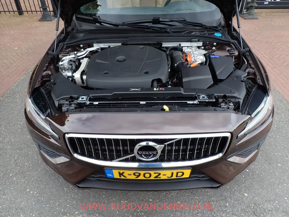 T6 Recharge AWD 84%SOH HEADUP / H&K / PANODAK /  ACC / KEYLESS / 360* / TREKHAAK