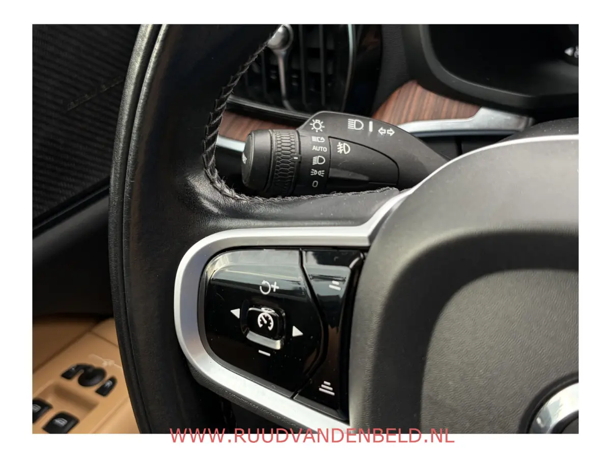 T6 Recharge AWD 84%SOH HEADUP / H&K / PANODAK /  ACC / KEYLESS / 360* / TREKHAAK