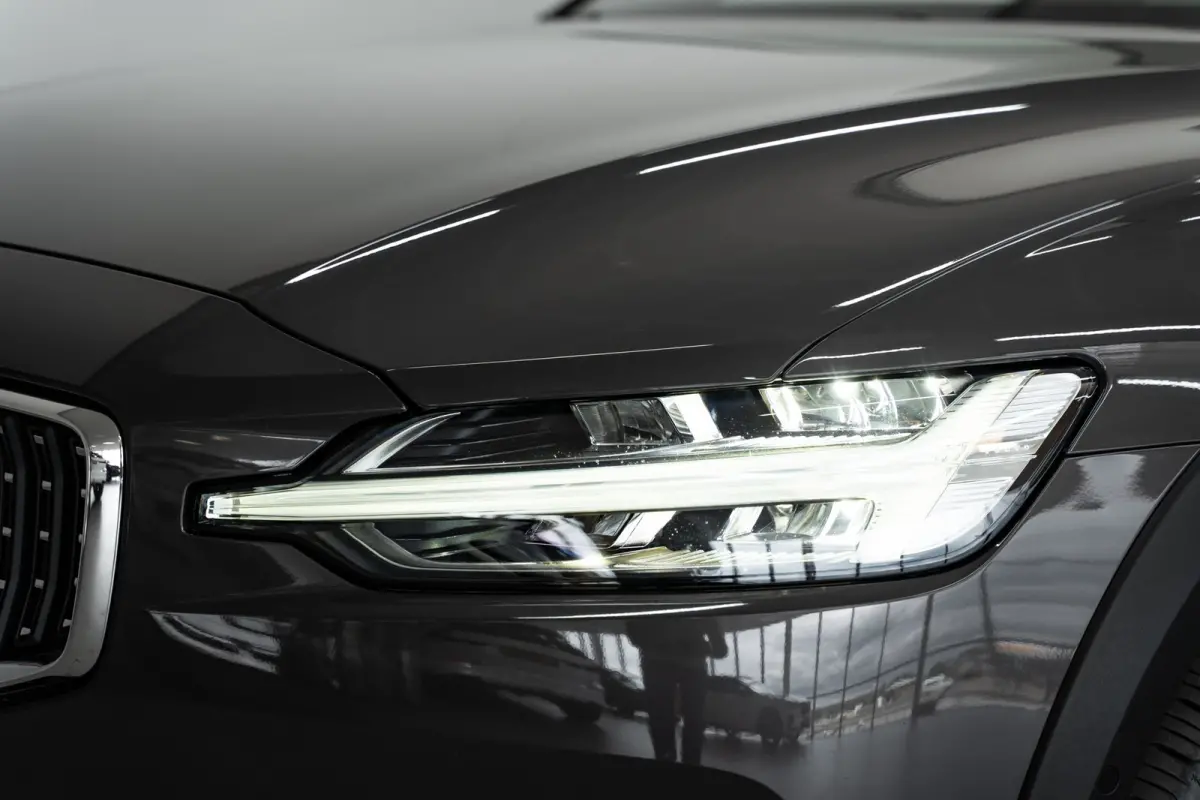 V60 B5 250PK Plus Bright Cross Country | Trekhaak | Adap cruise | Getint Glas | 19'' | Stoel verw.