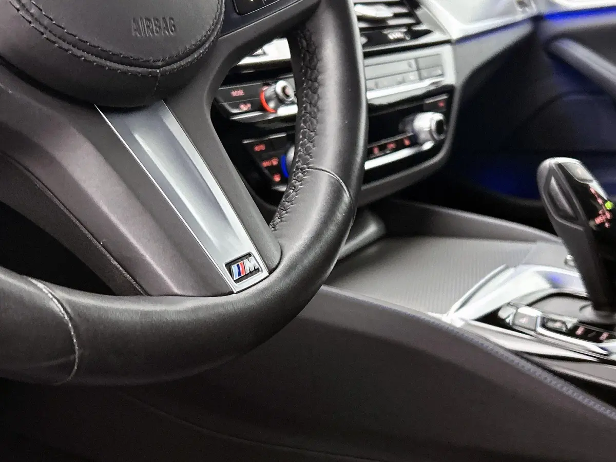 530e iPerformance High Executive | ACHTERUITRIJCAMERA | APPLE CARPLAY - ANDROID AUTO | STOELVERWARMING | NAVIGATIE | ELEKTRISCHE KOFFERKLEP | ELEKTRISCHE STOELEN | SFEERVERLICHTING |
