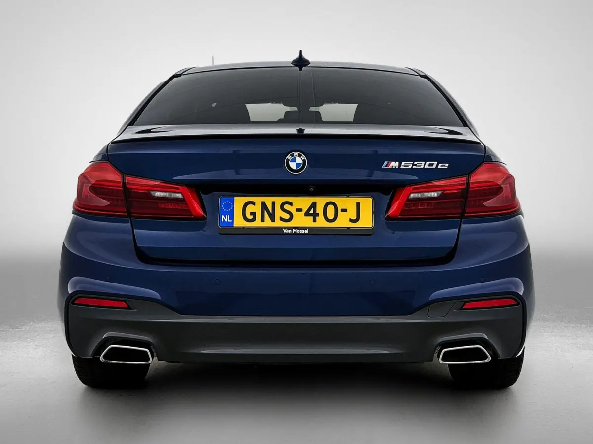 530e iPerformance High Executive | ACHTERUITRIJCAMERA | APPLE CARPLAY - ANDROID AUTO | STOELVERWARMING | NAVIGATIE | ELEKTRISCHE KOFFERKLEP | ELEKTRISCHE STOELEN | SFEERVERLICHTING |