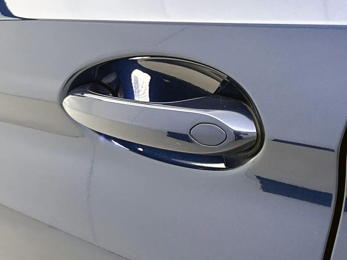 530e iPerformance High Executive | ACHTERUITRIJCAMERA | APPLE CARPLAY - ANDROID AUTO | STOELVERWARMING | NAVIGATIE | ELEKTRISCHE KOFFERKLEP | ELEKTRISCHE STOELEN | SFEERVERLICHTING |