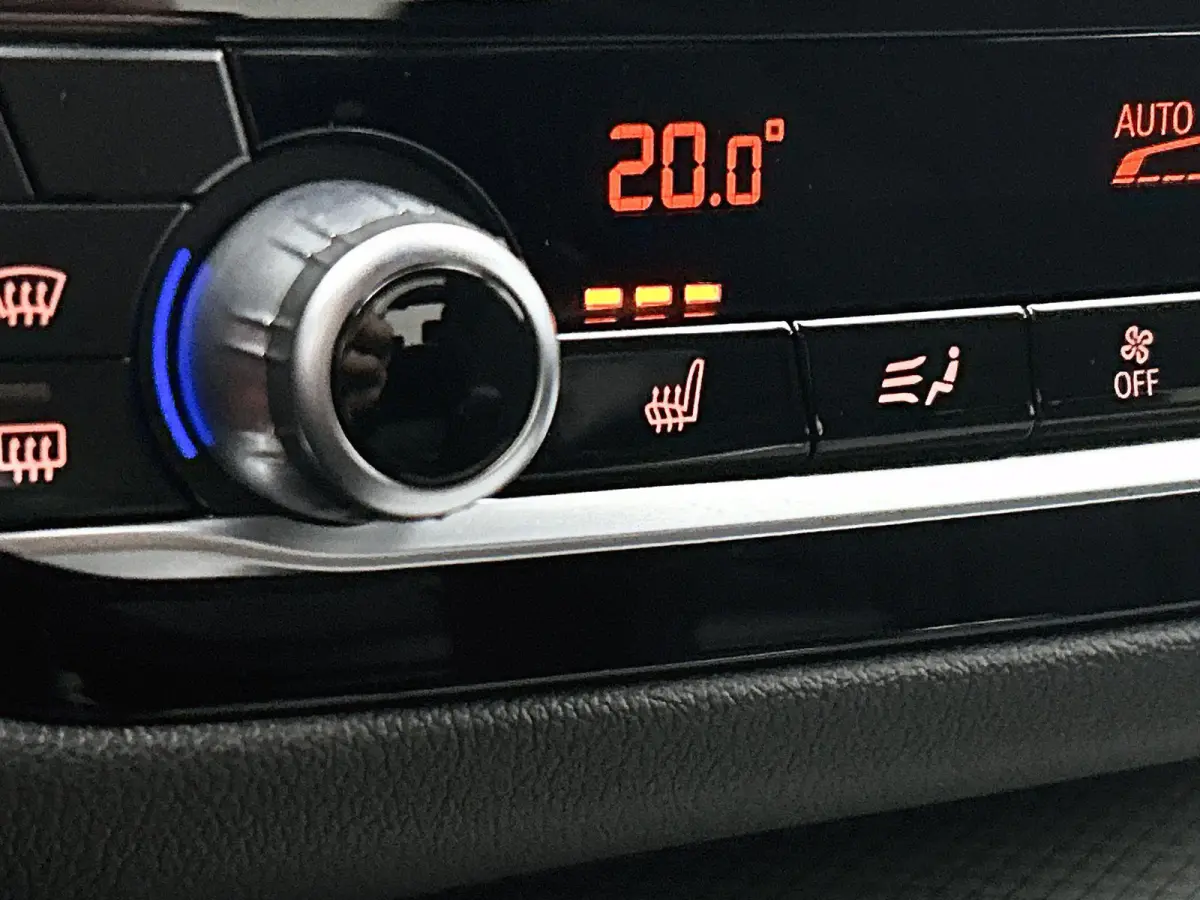 530e iPerformance High Executive | ACHTERUITRIJCAMERA | APPLE CARPLAY - ANDROID AUTO | STOELVERWARMING | NAVIGATIE | ELEKTRISCHE KOFFERKLEP | ELEKTRISCHE STOELEN | SFEERVERLICHTING |