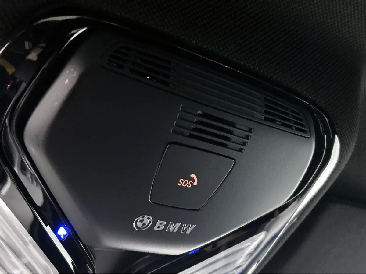 530e iPerformance High Executive | ACHTERUITRIJCAMERA | APPLE CARPLAY - ANDROID AUTO | STOELVERWARMING | NAVIGATIE | ELEKTRISCHE KOFFERKLEP | ELEKTRISCHE STOELEN | SFEERVERLICHTING |