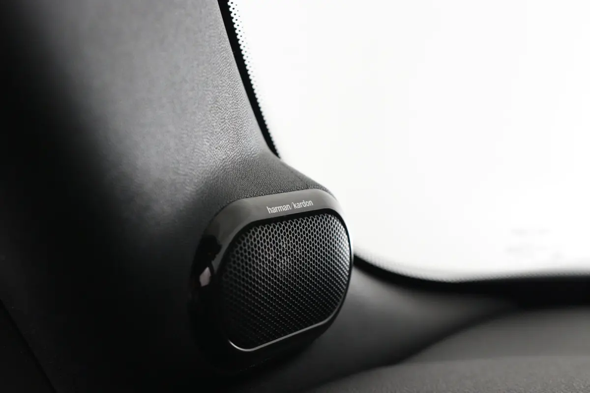 2.0 S Chili | Leder | LED | Camera | Navi | Stoelverwarming | Clima | Parkeersensoren V+A | Lichtmetalen Velgen | Cruise Control