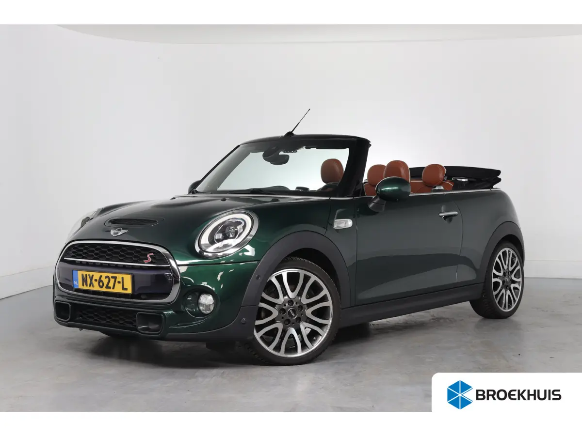 2.0 S Chili | Leder | LED | Camera | Navi | Stoelverwarming | Clima | Parkeersensoren V+A | Lichtmetalen Velgen | Cruise Control