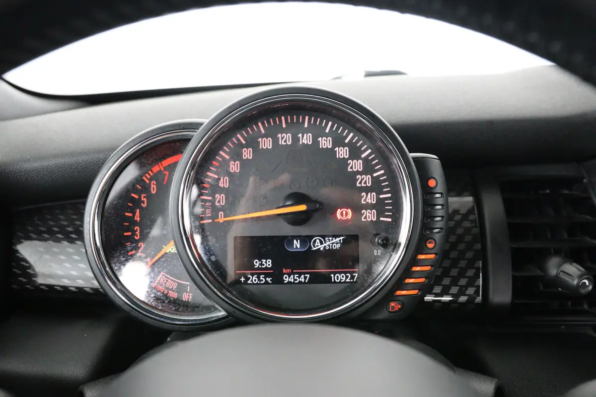 2.0 S Chili | Leder | LED | Camera | Navi | Stoelverwarming | Clima | Parkeersensoren V+A | Lichtmetalen Velgen | Cruise Control