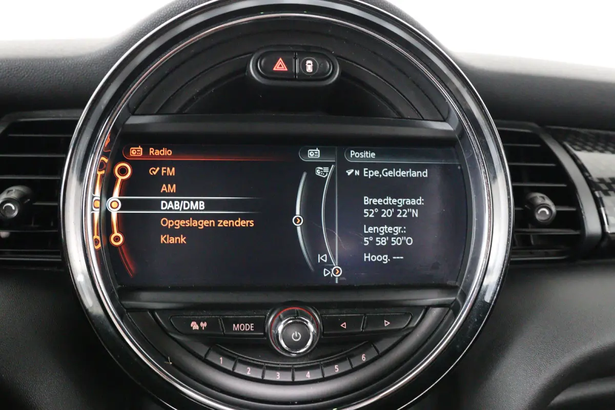 2.0 S Chili | Leder | LED | Camera | Navi | Stoelverwarming | Clima | Parkeersensoren V+A | Lichtmetalen Velgen | Cruise Control