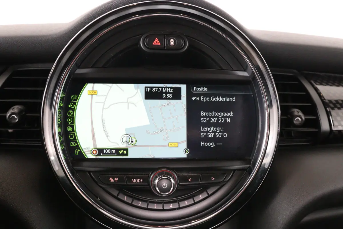 2.0 S Chili | Leder | LED | Camera | Navi | Stoelverwarming | Clima | Parkeersensoren V+A | Lichtmetalen Velgen | Cruise Control