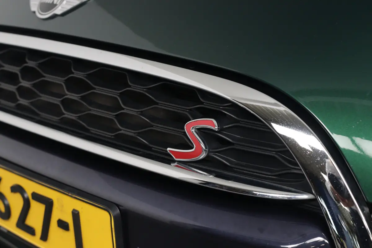 2.0 S Chili | Leder | LED | Camera | Navi | Stoelverwarming | Clima | Parkeersensoren V+A | Lichtmetalen Velgen | Cruise Control