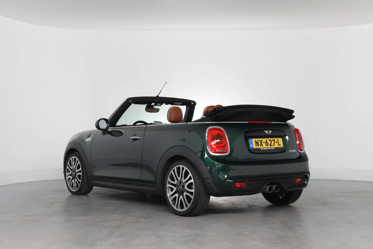 2.0 S Chili | Leder | LED | Camera | Navi | Stoelverwarming | Clima | Parkeersensoren V+A | Lichtmetalen Velgen | Cruise Control