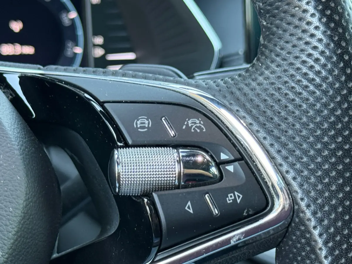 1.0 TSI DSG 110pk SPORT Navi|Clima|Stoelverw|ACC|Dealer Onderhouden