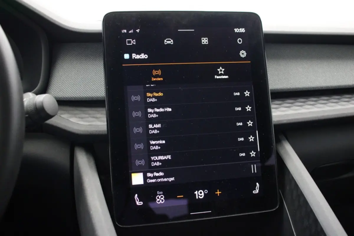 Standard Range Single Motor 63kWh - Carplay, Camera, Stoel/Stuur verwarming SOH 93,57%