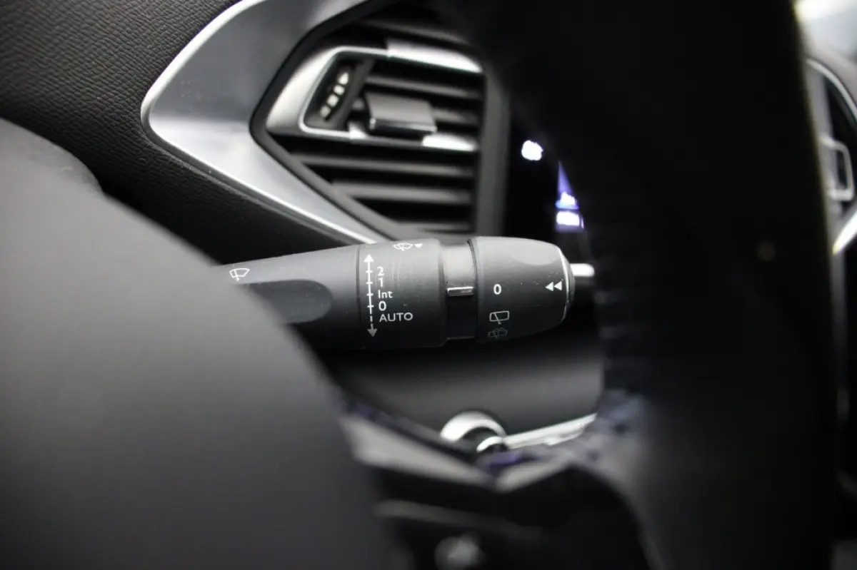 1.5 BlueHDI Allure - Carplay, Massage, Stoelverw. Trekhaak