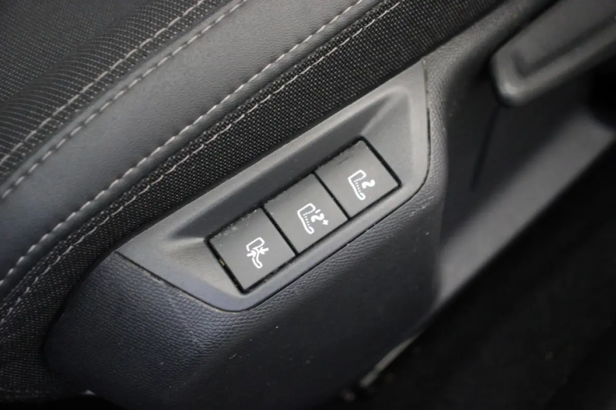 1.5 BlueHDI Allure - Carplay, Massage, Stoelverw. Trekhaak
