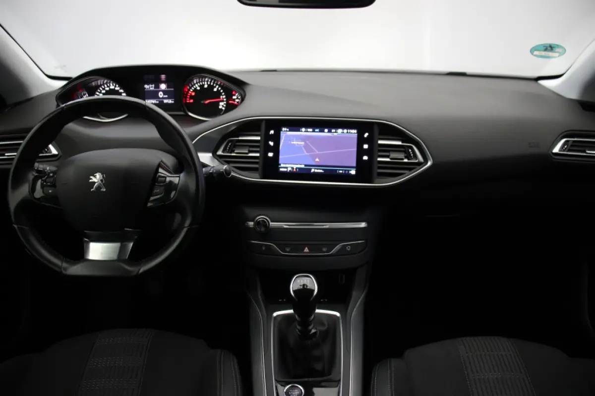 1.5 BlueHDI Allure - Carplay, Massage, Stoelverw. Trekhaak