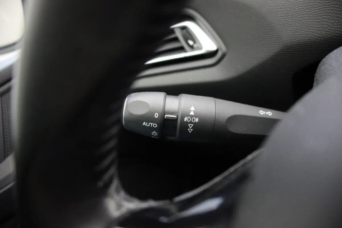 1.5 BlueHDI Allure - Carplay, Massage, Stoelverw. Trekhaak