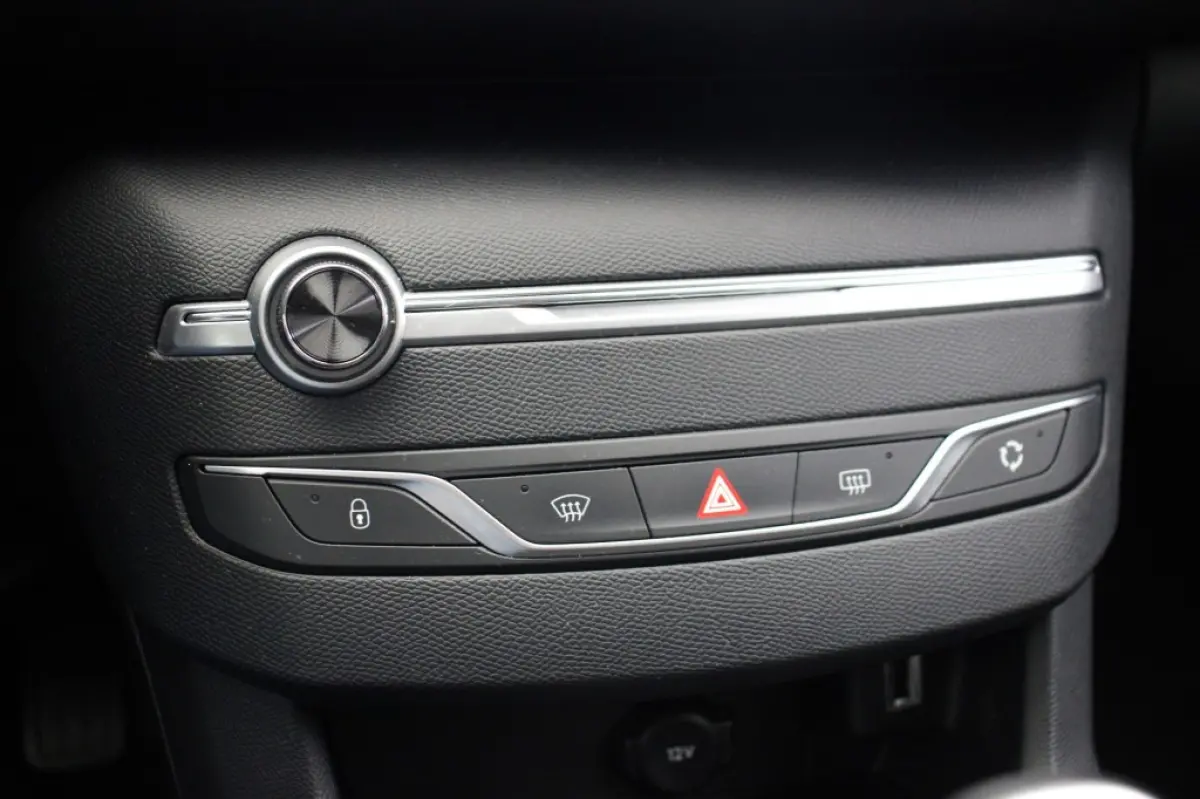 1.5 BlueHDI Allure - Carplay, Massage, Stoelverw. Trekhaak
