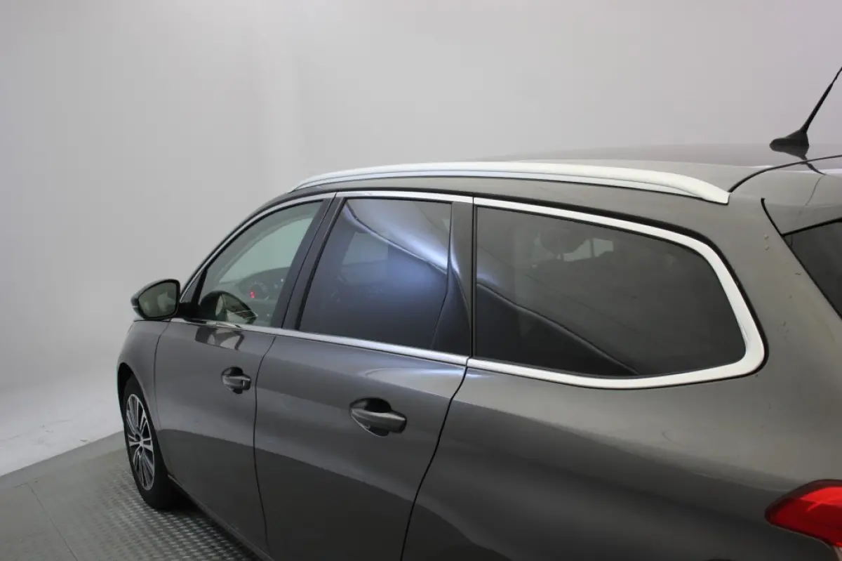 1.5 BlueHDI Allure - Carplay, Massage, Stoelverw. Trekhaak
